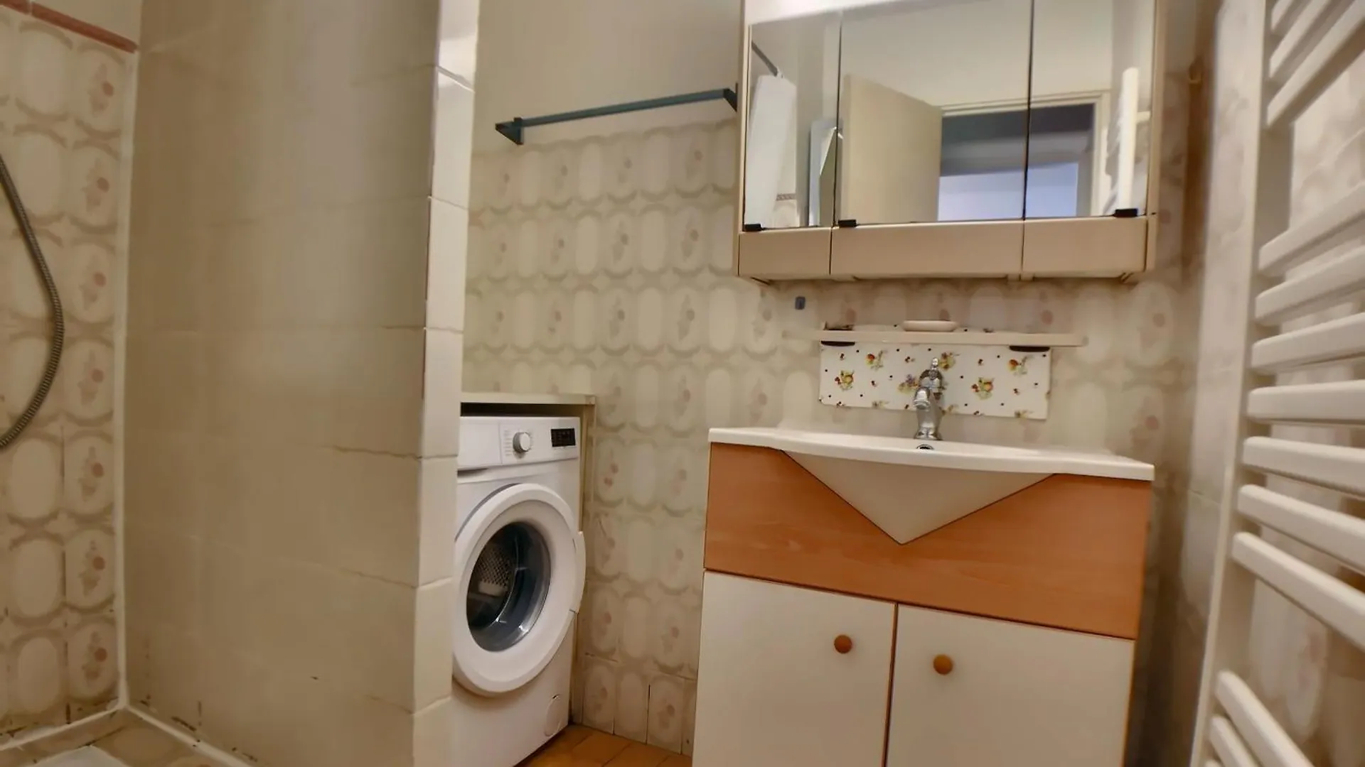 Appartement 6 Pers, Jardinet Privatif, Wifi - Fr-1-475-145 Saintes-Maries-de-la-Mer Apartment